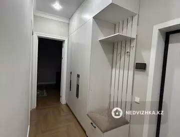 1-комнатная квартира, этаж 2 из 12, 59 м²