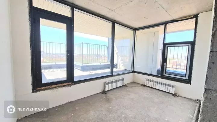 5-комнатная квартира, этаж 14 из 15, 187 м²