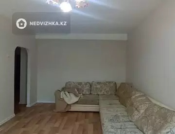 3-комнатная квартира, этаж 2 из 5, 93 м², На длительный срок
