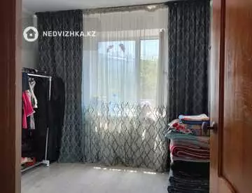 4-комнатная квартира, этаж 4 из 5, 70 м²
