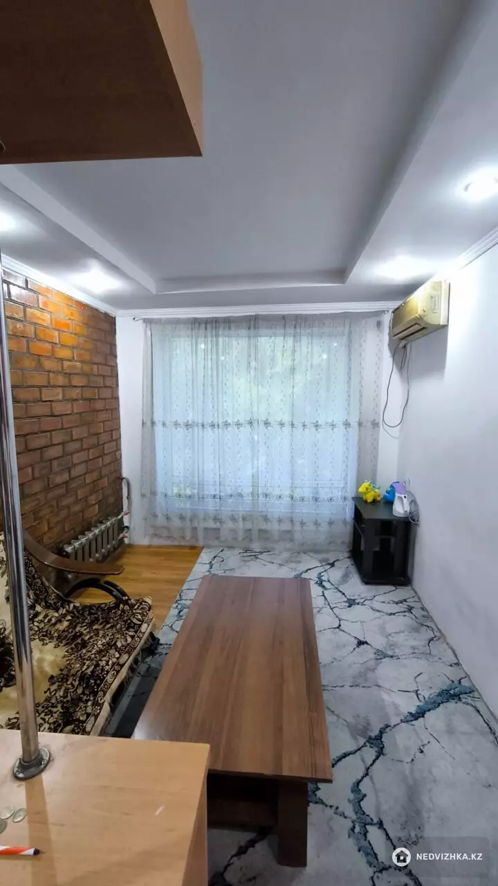 1-комнатная квартира, этаж 4 из 4, 30 м², фотография 2