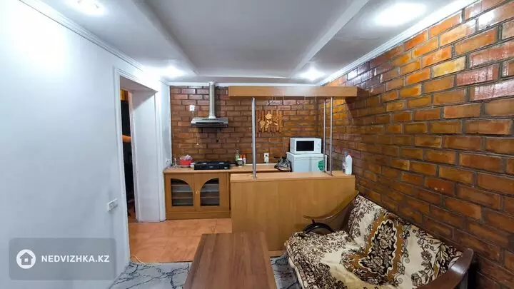 1-комнатная квартира, этаж 4 из 4, 30 м², фотография 4