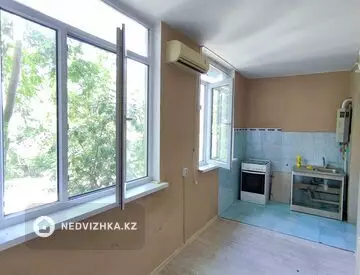2-комнатная квартира, этаж 3 из 5, 58 м², миниатюра 12