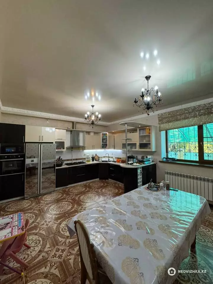 6-комнатный дом, 10 соток, 300 м², фотография 5