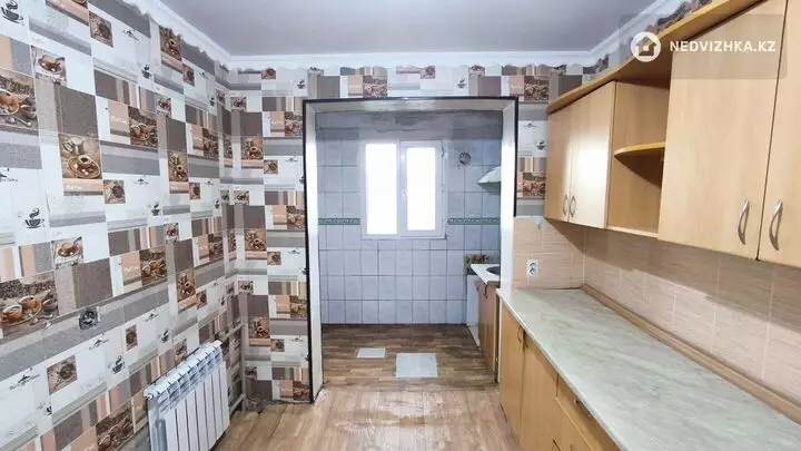 3-комнатная квартира, этаж 5 из 5, 60 м², фотография 2