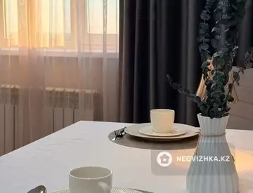 2-комнатная квартира, этаж 9 из 9, 60 м², На длительный срок