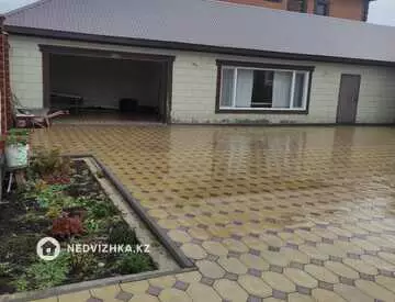 6-бөлмелі үй, 8 соттық, 300 м², 3-нобай