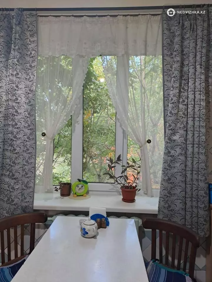 3-комнатная квартира, этаж 3 из 3, 75 м², фотография 5