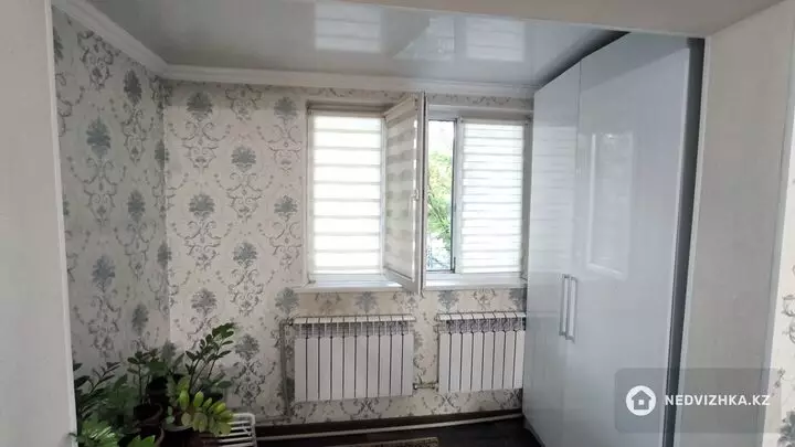 3-комнатная квартира, этаж 2 из 5, 62 м², фотография 2