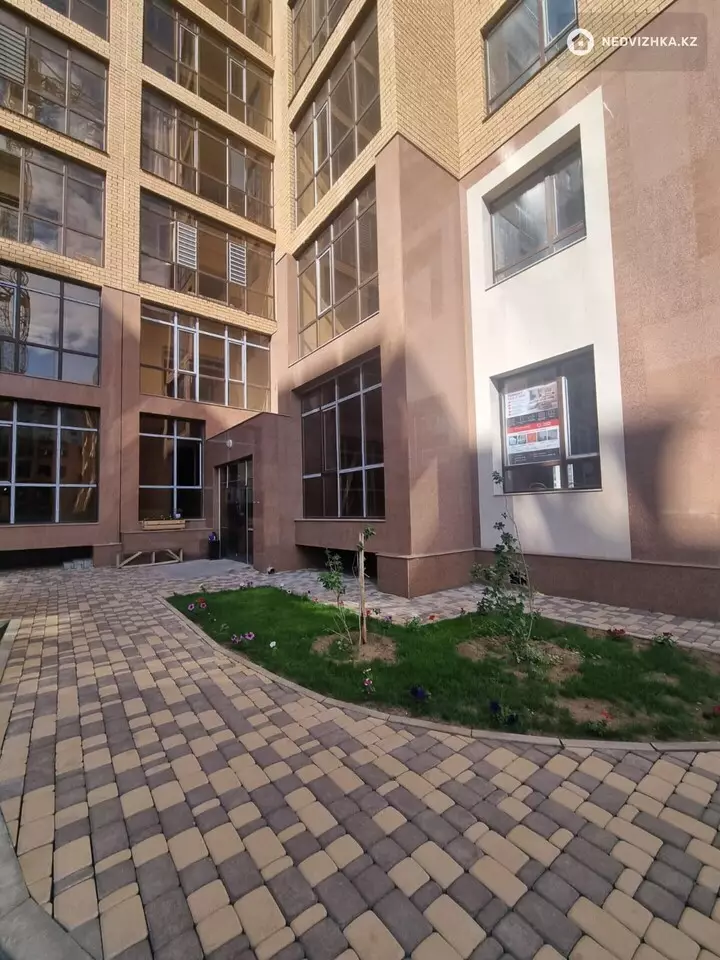 4-комнатная квартира, этаж 5 из 9, 103 м²