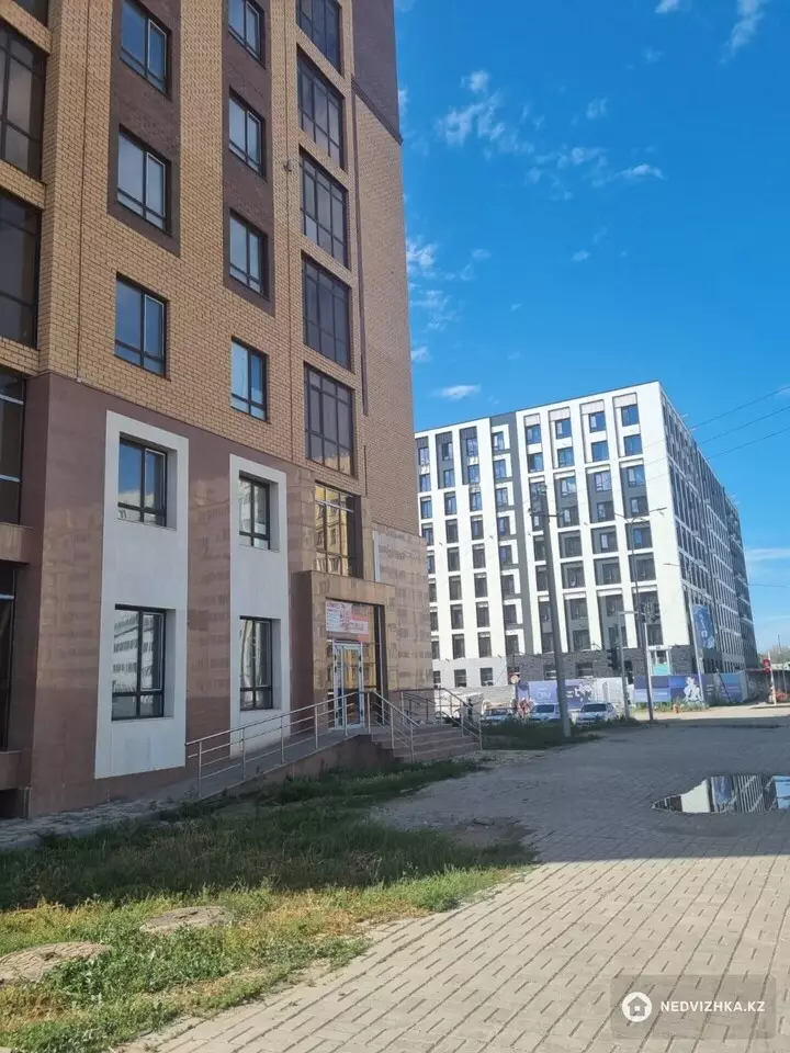 4-комнатная квартира, этаж 5 из 9, 103 м², фотография 3