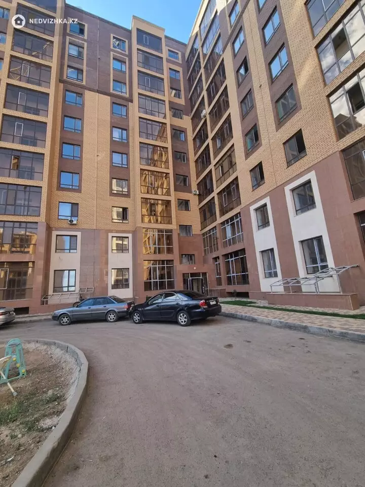 4-комнатная квартира, этаж 5 из 9, 103 м², фотография 2