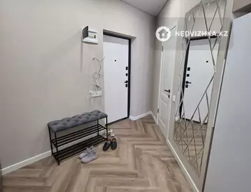 1-комнатная квартира, этаж 8 из 13, 42 м², На длительный срок