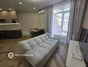 1-комнатная квартира, этаж 8 из 13, 42 м², На длительный срок