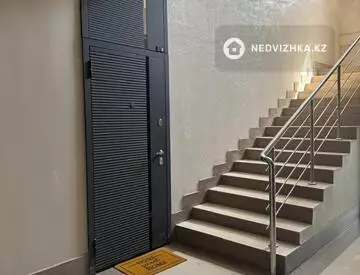 2-комнатная квартира, этаж 1 из 10, 72 м², миниатюра 6