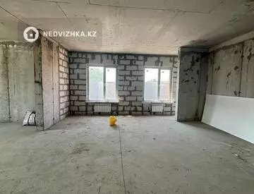 2-комнатная квартира, этаж 1 из 10, 72 м², миниатюра 10