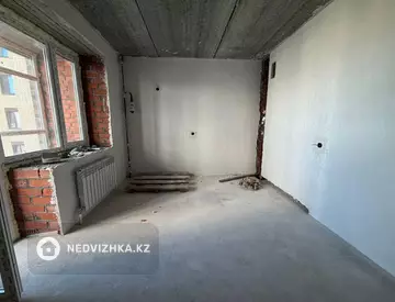 2-комнатная квартира, этаж 5 из 9, 81 м², миниатюра 5