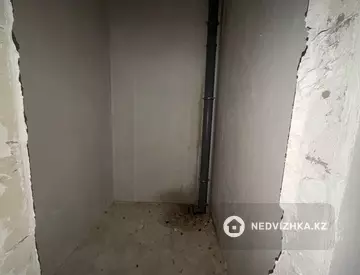 2-комнатная квартира, этаж 5 из 9, 81 м², миниатюра 12