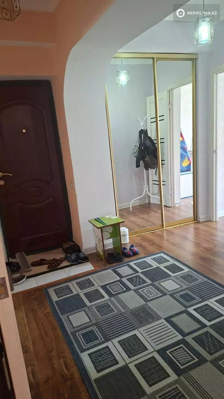 3-комнатная квартира, этаж 2 из 4, 61 м², фотография 3