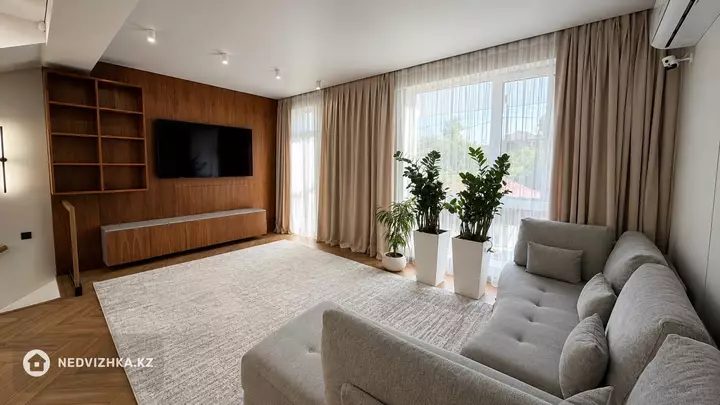 4-комнатный таунхаус, 1 соток, 215 м², фотография 3