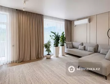 4-комнатный таунхаус, 1 соток, 215 м², миниатюра 2