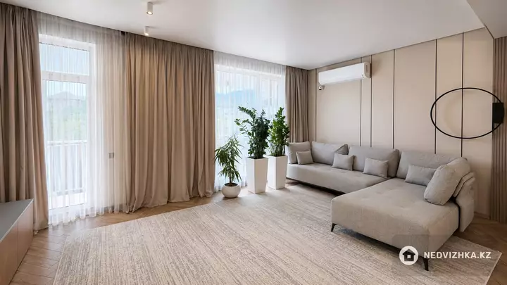 4-комнатный таунхаус, 1 соток, 215 м², фотография 2