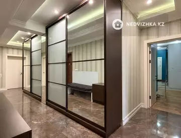 5-комнатная квартира, этаж 3 из 9, 165 м², миниатюра 4