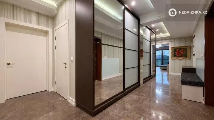 5-комнатная квартира, этаж 3 из 9, 165 м², фотография 5