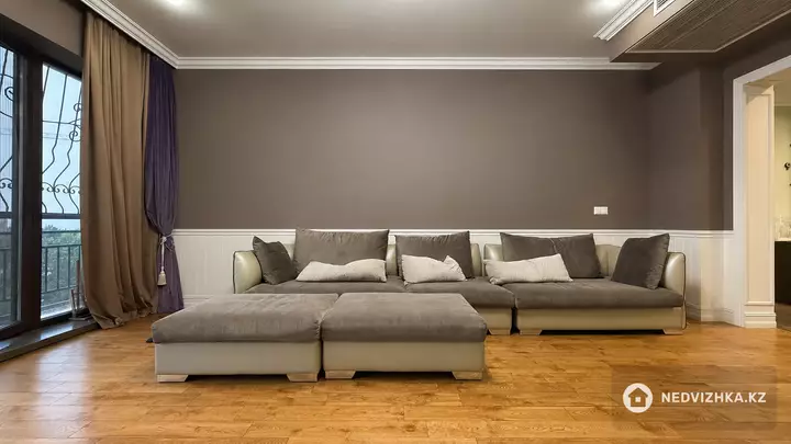 5-комнатная квартира, этаж 3 из 9, 165 м², фотография 3
