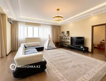 4-комнатная квартира, этаж 10 из 10, 160 м², миниатюра 2