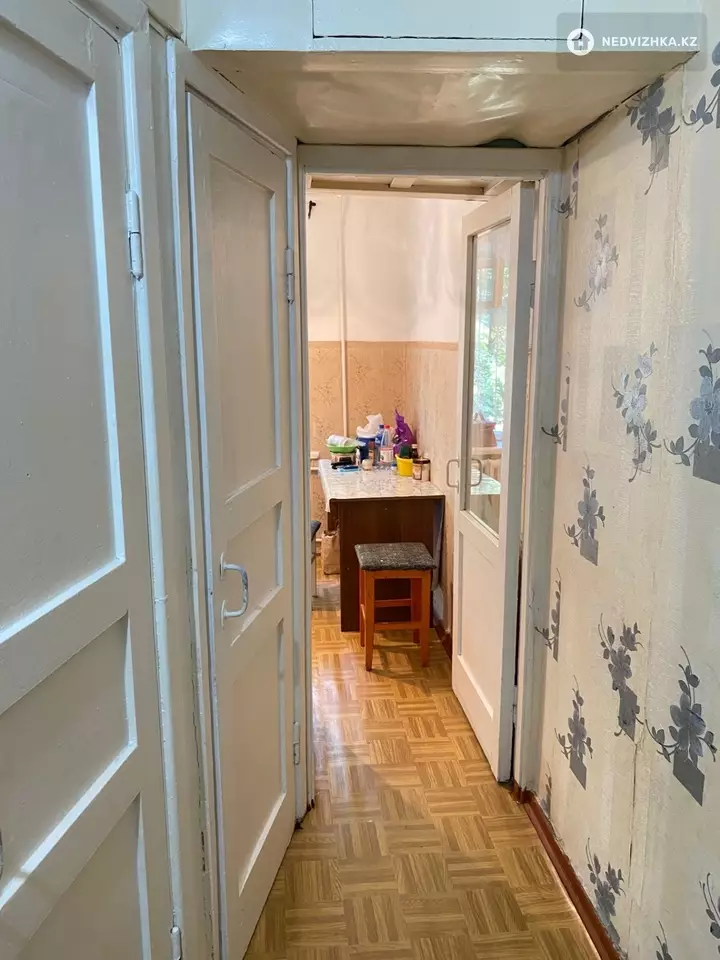 2-комнатная квартира, этаж 2 из 5, 42 м², фотография 2
