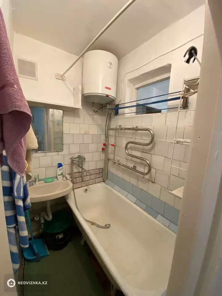 2-комнатная квартира, этаж 2 из 5, 42 м², фотография 4