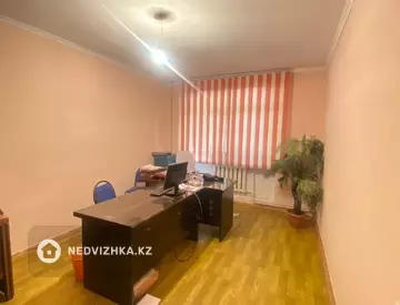2-комнатная квартира, этаж 1 из 4, 37 м²
