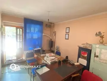 2-комнатная квартира, этаж 1 из 4, 37 м²