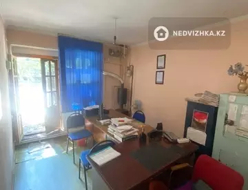 2-комнатная квартира, этаж 1 из 4, 37 м²