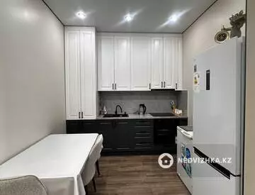 2-комнатная квартира, этаж 11 из 18, 55 м², миниатюра 3
