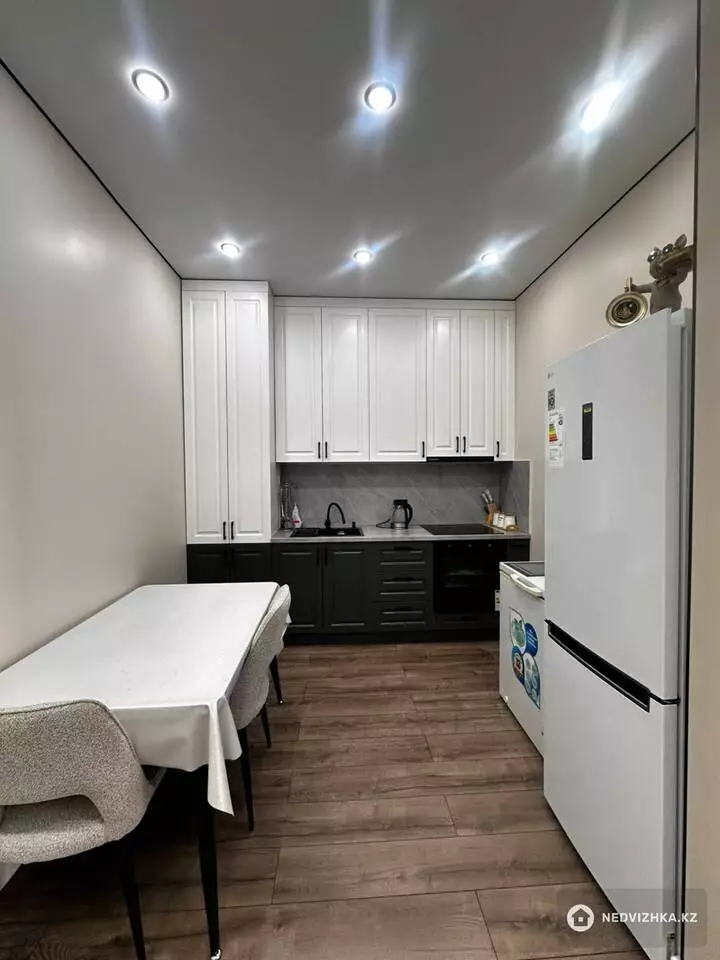 2-комнатная квартира, этаж 11 из 18, 55 м², фотография 3