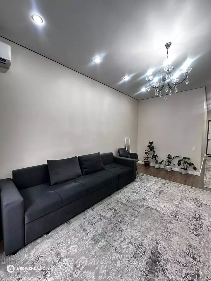2-комнатная квартира, этаж 11 из 18, 55 м², фотография 2