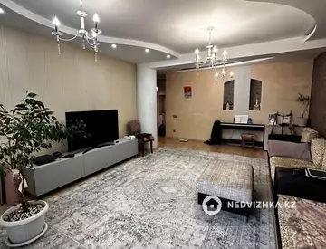 4-комнатная квартира, этаж 12 из 15, 160 м², миниатюра 2