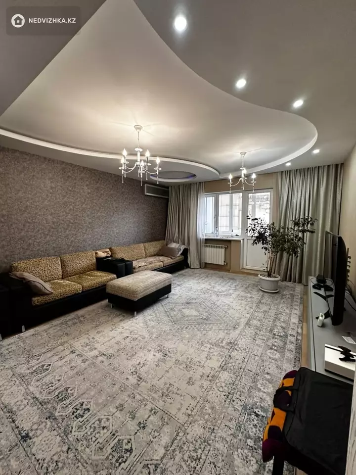 4-комнатная квартира, этаж 12 из 15, 160 м²
