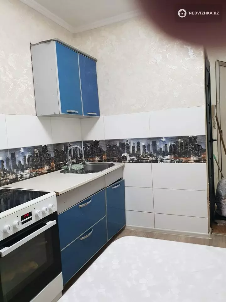 1-комнатная квартира, этаж 8 из 10, 67 м², фотография 2