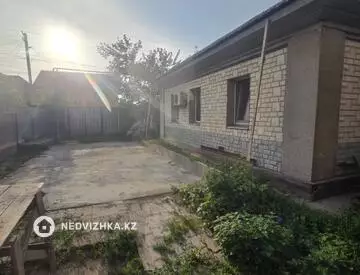 4-комнатный дом, 5 соток, 80 м², На длительный срок