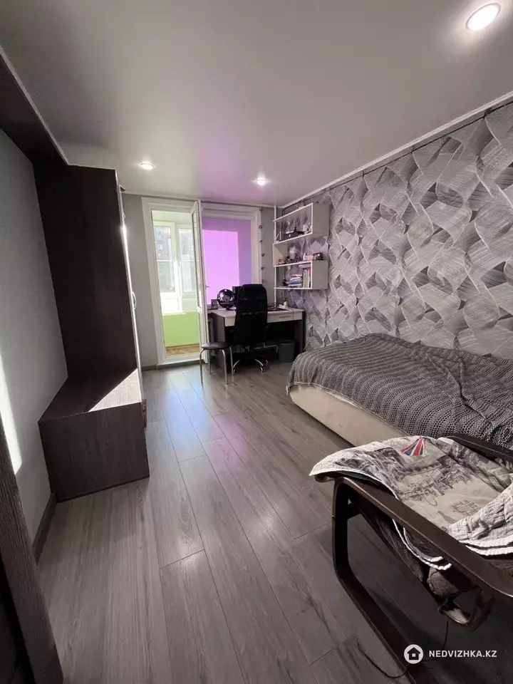 3-комнатная квартира, этаж 3 из 10, 64 м², фотография 4
