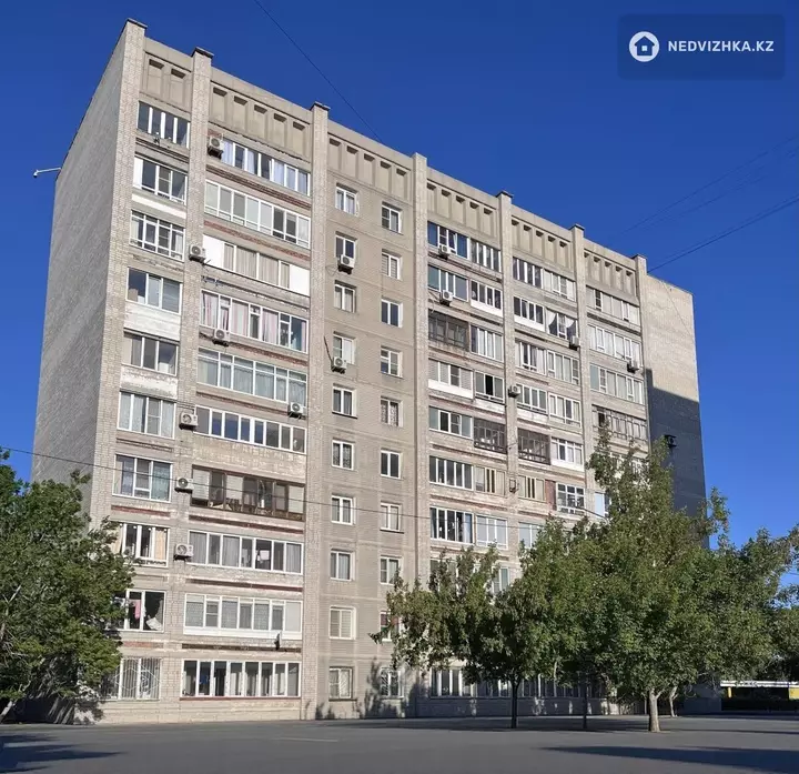 3-комнатная квартира, этаж 3 из 10, 64 м²
