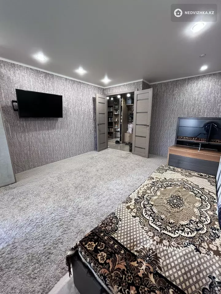 3-комнатная квартира, этаж 3 из 10, 64 м², фотография 3