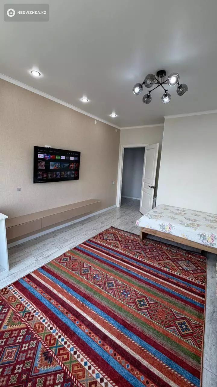 60 м², 1-комнатная квартира, этаж 6 из 9, 60 м², На длительный срок, изображение - 1