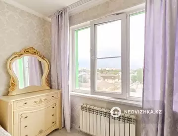 3-комнатная квартира, этаж 6 из 14, 82 м², миниатюра 2