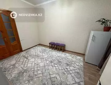 3-комнатная квартира, этаж 3 из 3, 90 м², На длительный срок