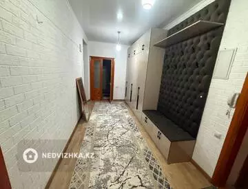3-комнатная квартира, этаж 3 из 3, 90 м², На длительный срок, миниатюра 9