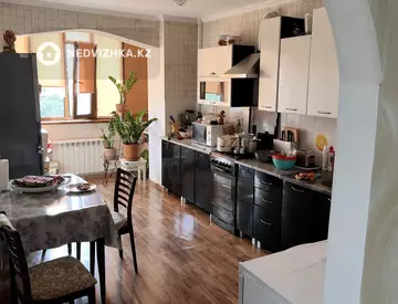 1-комнатная квартира, этаж 4 из 10, 52 м², миниатюра 1
